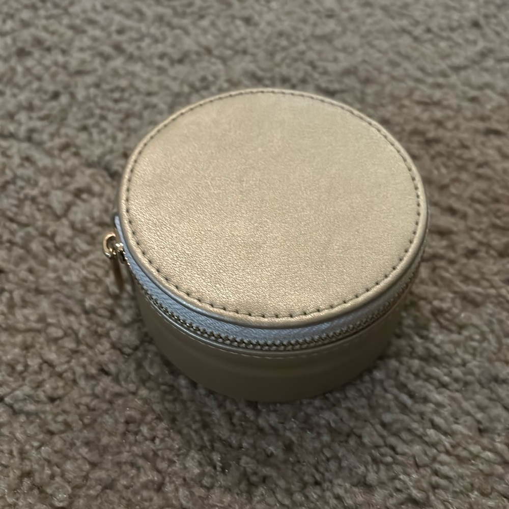 Small jewelry case